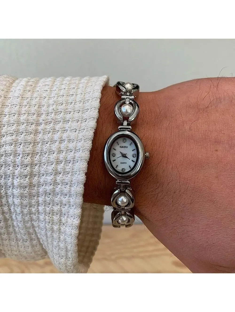 Luxury Y2K style Silver round stainless steel quartz pearl stone charm watch